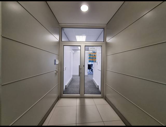 105M² OFFICE RENTED IN CENTURY CITY